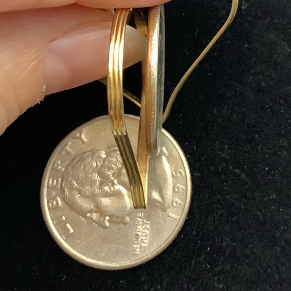 Vintage Avon Gold-tone Split Heart Earrings.Pre-loved - Picture 5 of 5